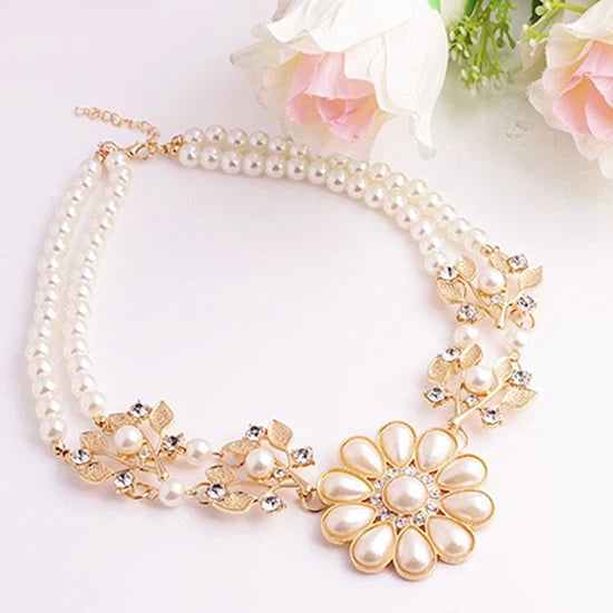 Bohemian Pearl Flower Pendant Necklace – Elegant Choker for Women