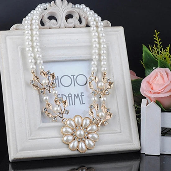 Bohemian Pearl Flower Pendant Necklace – Elegant Choker for Women