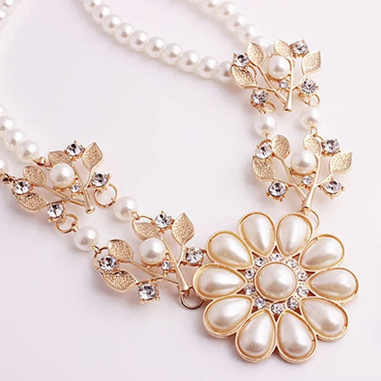 Bohemian Pearl Flower Pendant Necklace – Elegant Choker for Women