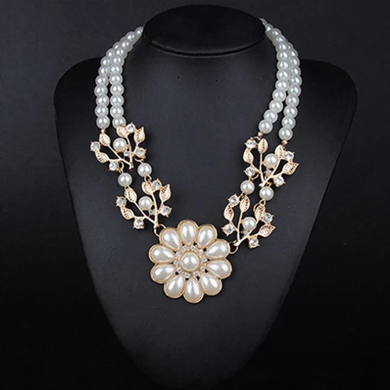 Bohemian Pearl Flower Pendant Necklace – Elegant Choker for Women